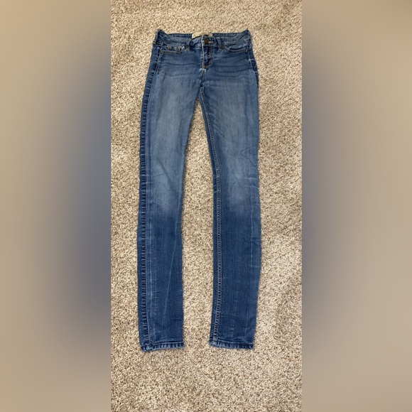 Guess and Hollister jeans size 24 (like a 00) super skinny - Picture 3 of 5